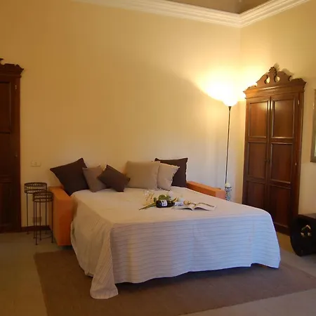 The Nest In The Castle شقة